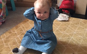 Nuốt viên pin cúc áo, bé gái 2 tuổi thủng động mạch chủ, chết thương tâm