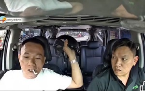 Bị nhắc nhở không hút thuốc, khách cầm mũ bảo hiểm đập ô tô, hành hung tài xế