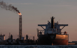 Mua khí đốt nhưng không trả tiền, Venezuela chật vật vì nợ 2 công ty châu Âu 6 tỷ USD