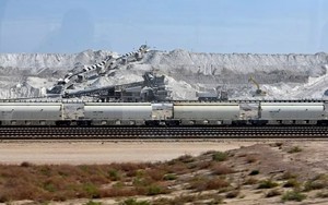 Nắm trữ lượng 267 tỷ thùng dầu nhưng ít ai biết quốc gia này còn sở hữu 2,5 nghìn tỉ USD khoáng sản - có loại được cả thế giới săn đón