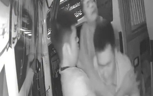 CLIP: Nhân viên nhà xe bị nhóm khách đánh dã man