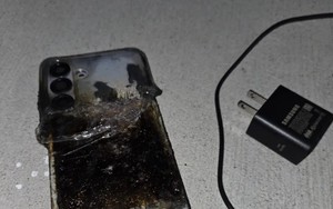 Khoảnh khắc ám ảnh khi Galaxy S25 Plus đang cắm sạc "nổ như bỏng ngô" giữa đêm: Người dùng Samsung chú ý!