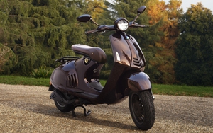 Xem trước Vespa 946 Horse sắp về Việt Nam: Phiên bản giới hạn dành cho người chơi Vespa hệ tuổi ngựa, giá về Việt Nam dễ rơi tầm nửa tỷ