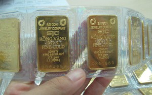 Người dân bán vàng miếng SJC có cần mang theo hóa đơn?