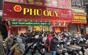 Giá bạc tăng mạnh cùng giá vàng, vượt  122 triệu đồng/kg