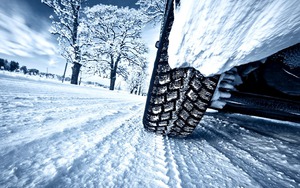 Thói quen gây hại khi lái xe vào mùa đông lạnh