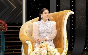 Ca sĩ Đông Đào khoe “vật may mắn” trị giá 6 chỉ vàng, mang tới nhiều show, cát-xê cao