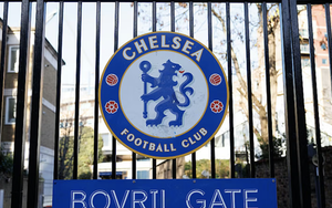 Cổ động viên Chelsea tổ chức biểu tình phản đối giới chủ đội bóng