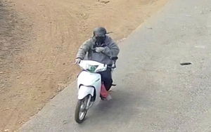 Chủ tiệm vàng kể khoảnh khắc kẻ cướp giật vàng trong chớp mắt