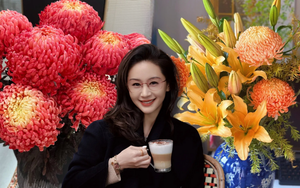 Chi hơn 300k rước bình hoa "khổng lồ" về nhà: Loài hoa định nghĩa lại hai chữ "phú quý" cho phòng khách ngày xuân