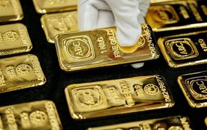 Một nhóm người đã chi 555 tỷ USD mua vàng