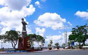 Thủ khoa Huân là ai?