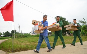 Những căn bếp đang ấm lại sau bão lũ