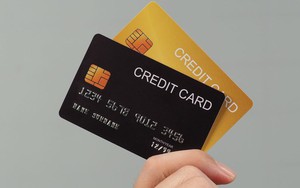 Từ nay, người mở thẻ tín dụng bắt buộc phải đến ngân hàng
