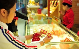 Công an phát cảnh báo đến người dân mua, bán, tích trữ vàng