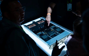 Kỷ nguyên mới của Nvidia: Sắp ra mắt chip AI rẻ bằng 1/10, bắt tay Mercedes làm xe tự lái