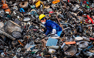 'Vét sạch' món đồ từ bãi rác, Trung Quốc tìm thấy kho báu 46 nghìn tỷ đồng, khiến một ngành then chốt của EU suy kiệt trầm trọng