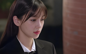 Sau đám tang của mẹ chồng, luật sư gọi một mình tôi đến rồi đưa cho một thứ, xem xong mà tôi run rẩy