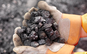 8.000 tấn vàng, 300.000 tấn đất hiếm...: Mỹ đang nhắm đến điều gì ở Venezuela ngoài dầu mỏ?