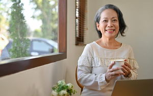 Khi ngoài 60 tuổi, gặp người càng quen càng nên giấu kỹ 6 điều này: lỡ miệng nói ra là hối hận