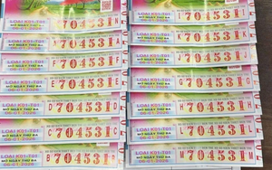 Đi chợ mua 14 tờ vé số, hôm sau người phụ nữ dẫn nhiều người thân đến đại lý làm một việc