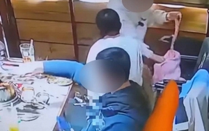 Khách đến ăn buffet có biểu hiện lạ, chủ quán âm thầm kiểm tra camera: Thứ nhìn thấy khiến anh không thốt nên lời!