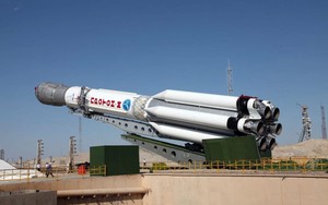 Tên lửa Proton-M dùng để phóng một trong các module ROS đã được chế tạo xong