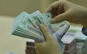 Một ngân hàng thông báo quy định mới liên quan đến các tài khoản tiền gửi có kỳ hạn, tiền gửi tiết kiệm: Áp dụng từ 5/10