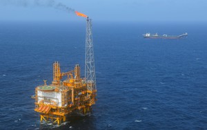 Các tập đoàn dầu khí Mỹ, Nhật, Nga đổ xô vào Việt Nam, khai thác một kho báu tương đương nhà máy hạt nhân 1 GW, đang dùng lương cao giành giật nhân sự để triển khai loạt dự án tỷ USD