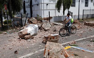 Động đất 7,6 độ không cướp đi sinh mạng ai, nhưng để lại một Panama ngổn ngang