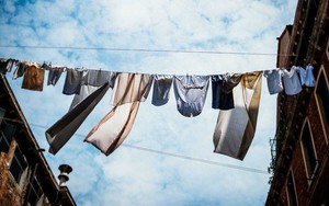 Vì sao nhiều nơi ở nước Mỹ cấm người dân phơi quần áo?