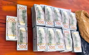 2 nhân viên ngân hàng 'tiếp tay' cho đường dây vận chuyển 52 triệu USD qua biên giới