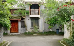 3 điều cần biết nếu đường đâm thẳng vào cổng nhà