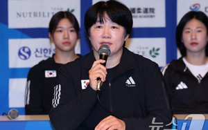 HLV judo Hàn Quốc từ chức vì khiến võ sĩ nôn, quỳ xin thi đấu tại ASIAD