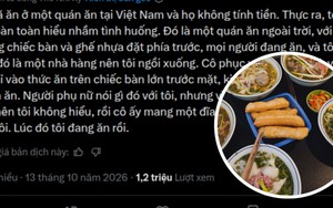 Khách Tây khi đi ăn quán vỉa hè ở Việt Nam, lúc tính tiền bị từ chối: Chuyện đang ầm ĩ MXH quốc tế