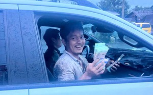 2 người dân liên tiếp nhặt được sấp tiền 100 triệu đồng trên cùng tuyến đường, công an trích xuất camera sau trình báo của chị Nguyễn Thị Thủy SN 1996