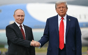 Châu Âu 'giật mình' trước loạt động thái của ông Trump với Nga: Ukraine sắp mất đồng minh quan trọng?