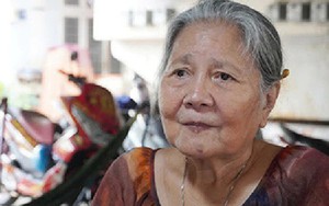 Người đàn ông SN 1974 mang phong bì tiền tới nhà nữ NSƯT đình đám