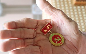 Mức tiền thưởng Huy hiệu Đảng mới từ 35 năm trở lên