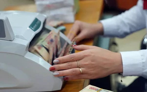 Ngân hàng bắt đầu giảm lãi suất cho vay