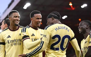 Chiến thắng nhọc nhằn của Arsenal trước đội đua trụ hạng