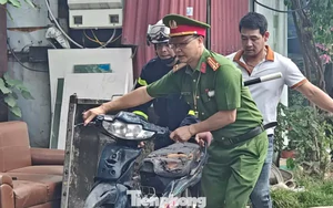 Dãy nhà trọ ở Phùng Khoang bốc cháy dữ dội