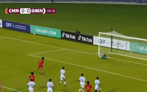 Dính thẻ đỏ, tuyển Trung Quốc vẫn giành chiến thắng theo kịch bản nghẹt thở