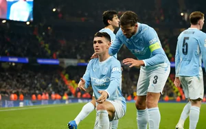 Foden trở lại bằng hat-trick, Man City vùi dập AEK Athens