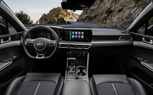 Ở Việt Nam có xe dáng đẹp, ngang cỡ Camry nhưng rẻ hơn gần 500 triệu đồng: Hãng đang ưu đãi cả chục triệu