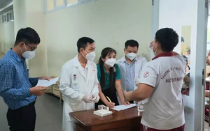 TPHCM: Thêm học sinh mắc não mô cầu, 99 người uống kháng sinh dự phòng