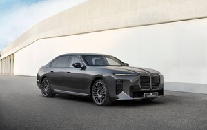 BMW giới thiệu xe chống đạn mới: Tiện nghi tối đa, bảo vệ an toàn trước súng ngắn