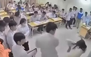 Nam sinh đấm cô giáo ngay trên bục giảng ở Hà Nội: Hé lộ nguyên nhân