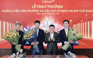 "Tôi thường xuyên trao đổi với tỷ phú Phạm Nhật Vượng về định hướng phát triển bóng đá..."