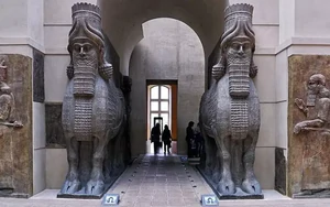 Lamassu: Quái thú đầu người, thân bò canh giữ cung điện Assyria